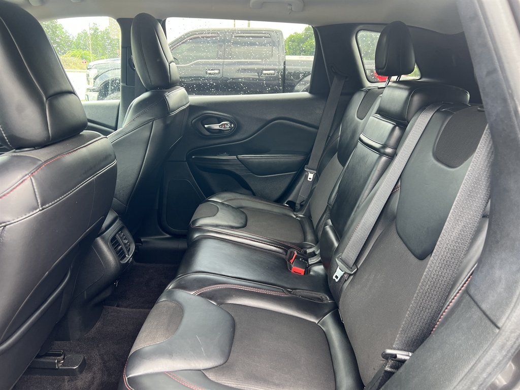 2017 Jeep Cherokee - $16,995