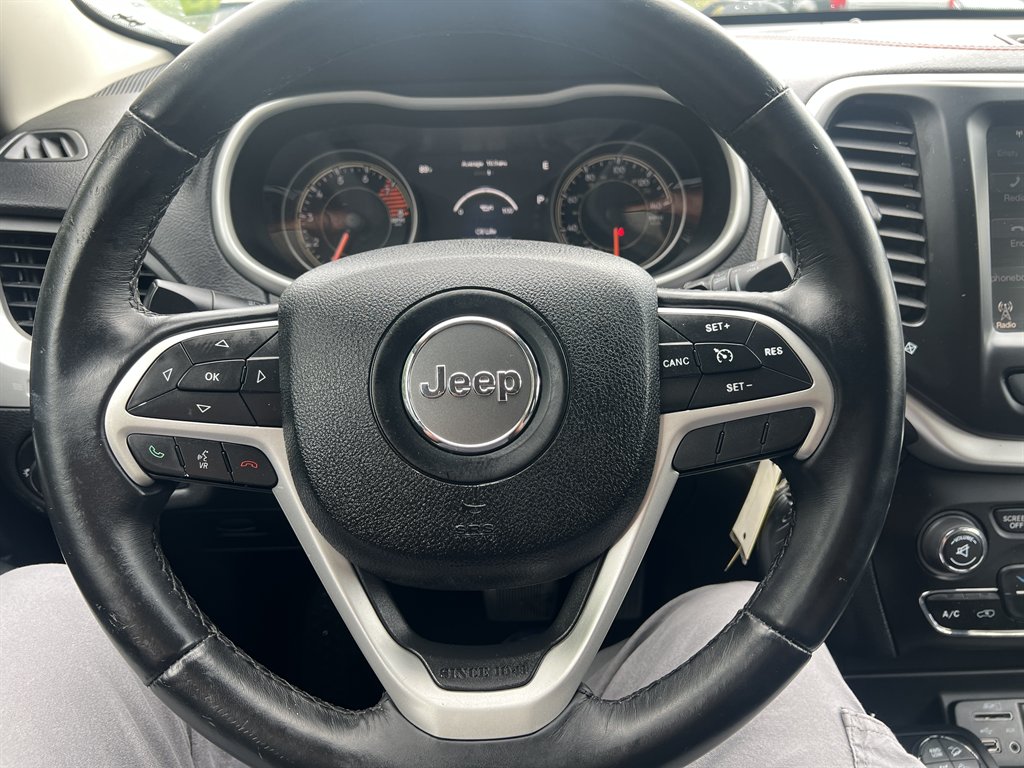 2017 Jeep Cherokee - $16,995