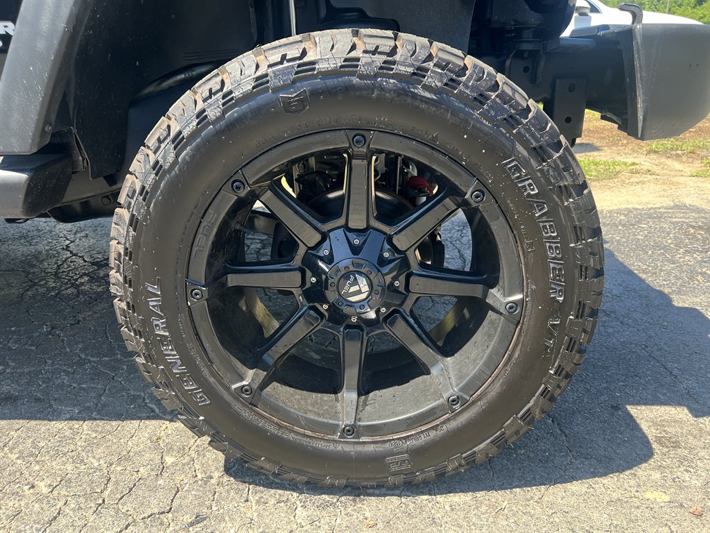 2015 Jeep Wrangler - $18,995