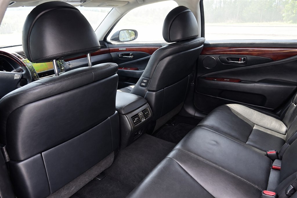 2011 Lexus LS - $10,995