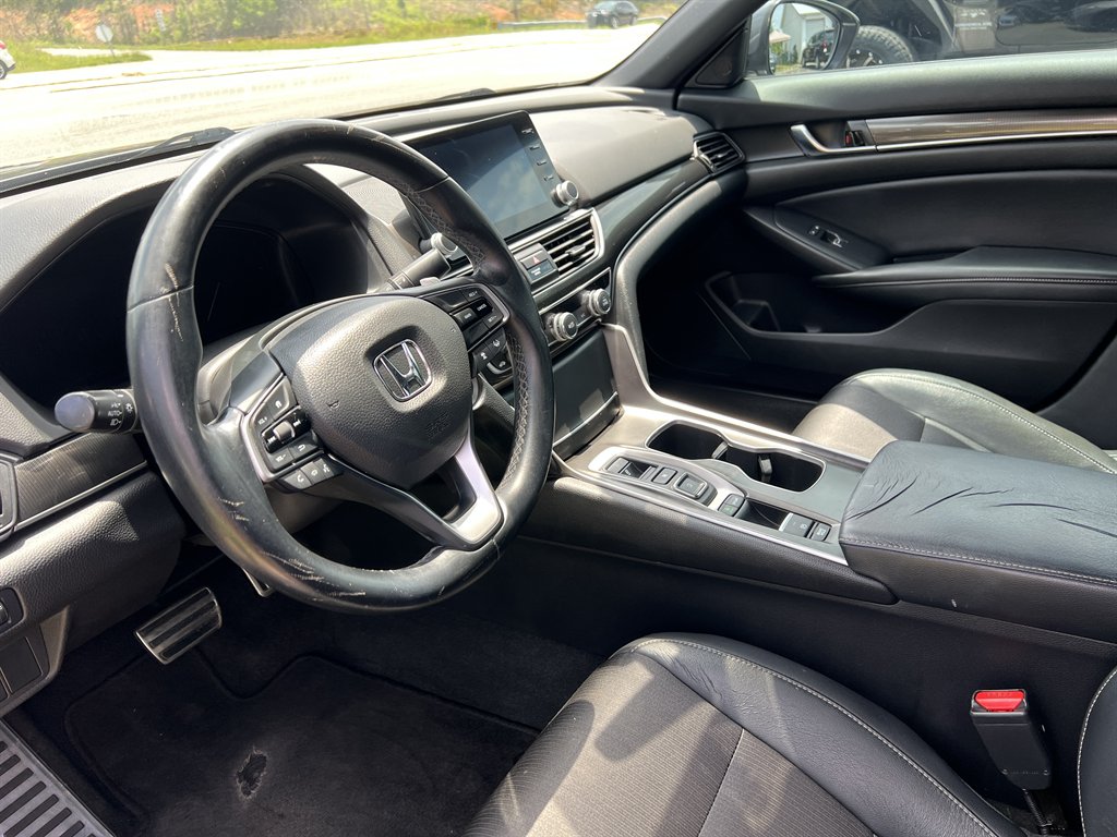 2018 Honda Accord - $16,995