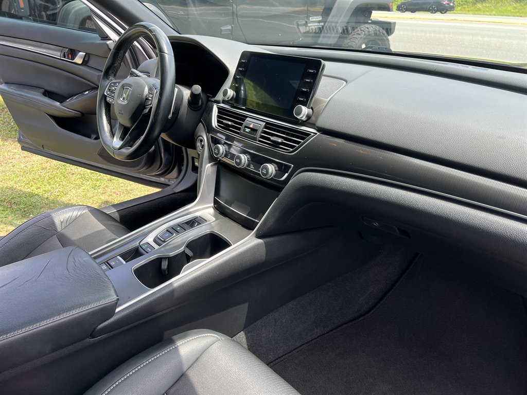 2018 Honda Accord - $16,995