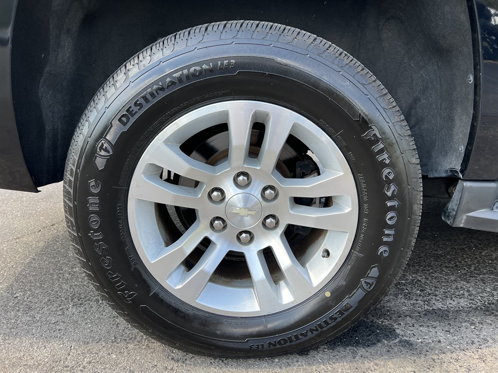 2019 Chevrolet Suburban - $16,995