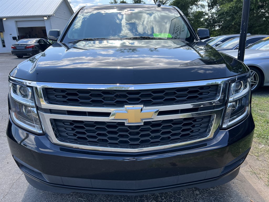 2019 Chevrolet Suburban - $16,995