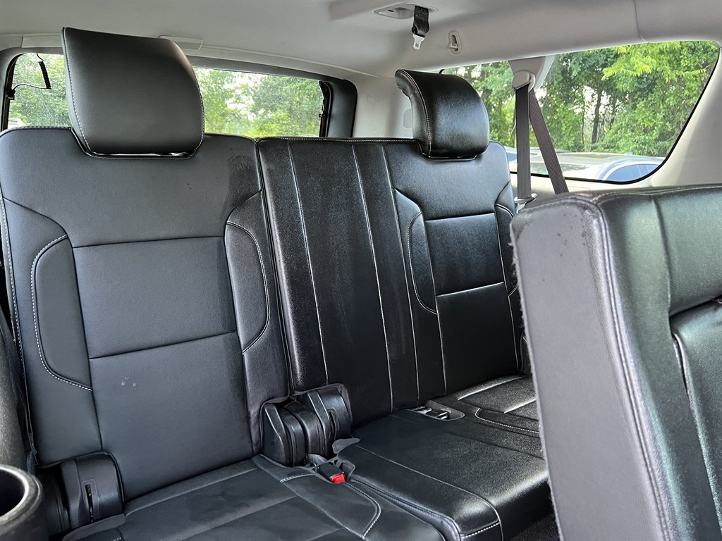 2019 Chevrolet Suburban - $16,995
