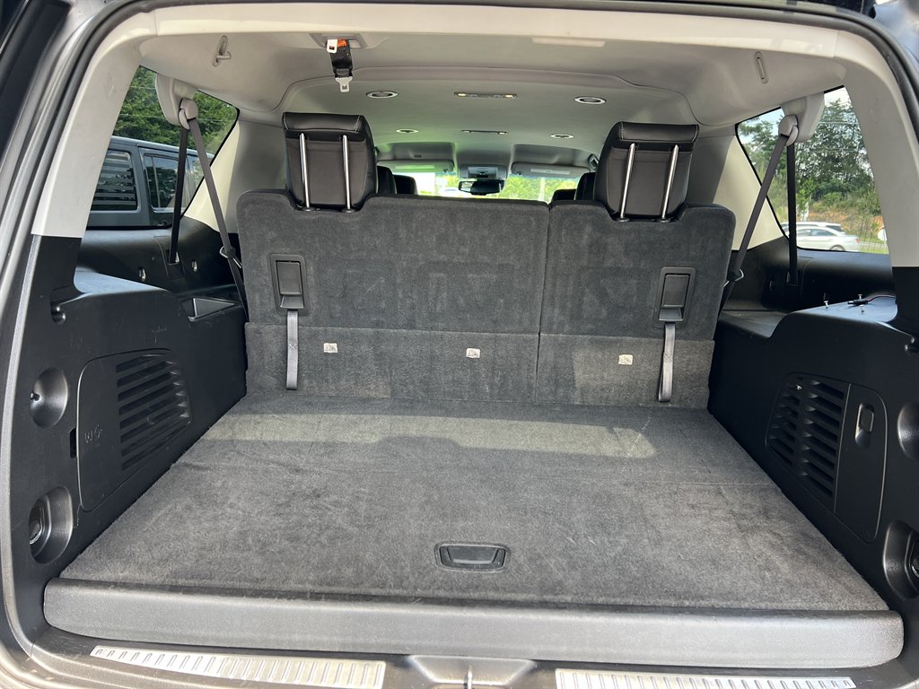 2019 Chevrolet Suburban - $16,995