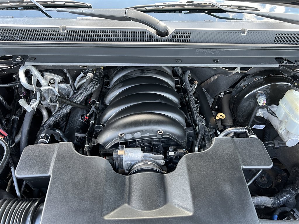 2019 Chevrolet Suburban - $16,995