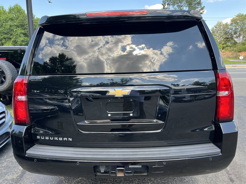 2019 Chevrolet Suburban - $16,995