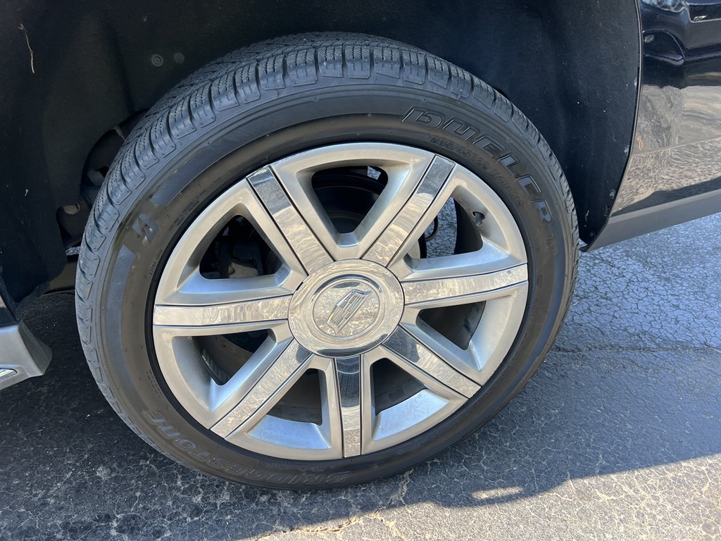 2017 Cadillac Escalade - $23,995