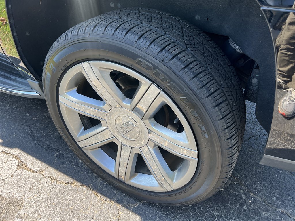 2017 Cadillac Escalade - $23,995