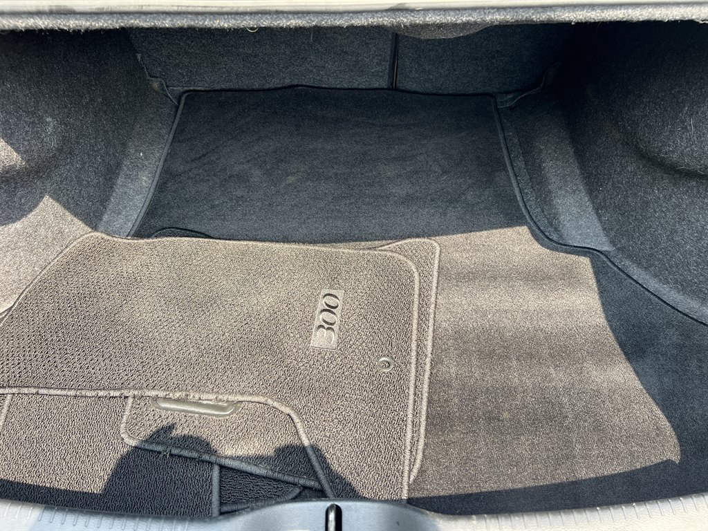 2014 Chrysler 300 - $15,995