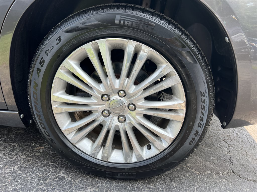 2014 Chrysler 300 - $15,995
