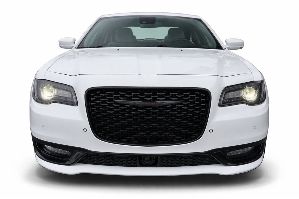 2021 Chrysler 300 - $22,995