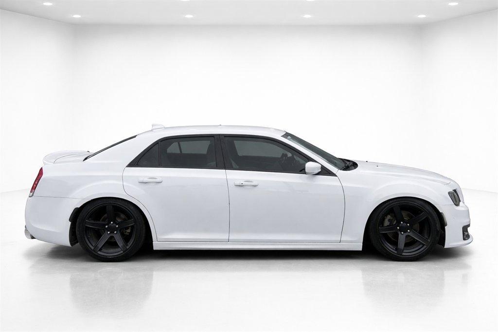 2021 Chrysler 300 - $22,995