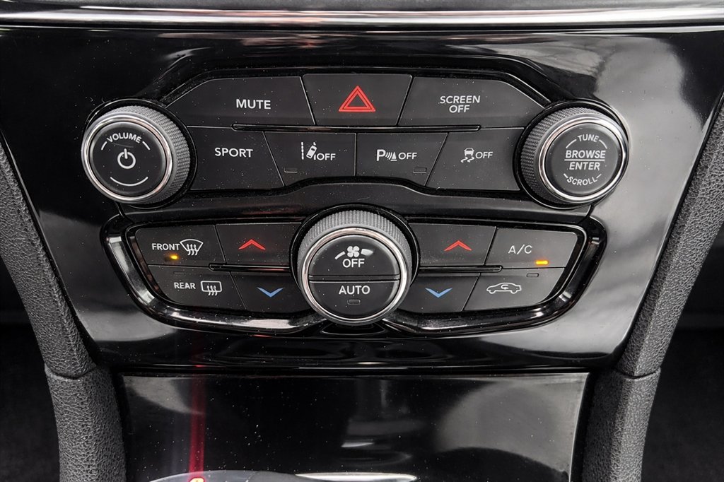2021 Chrysler 300 - $22,995