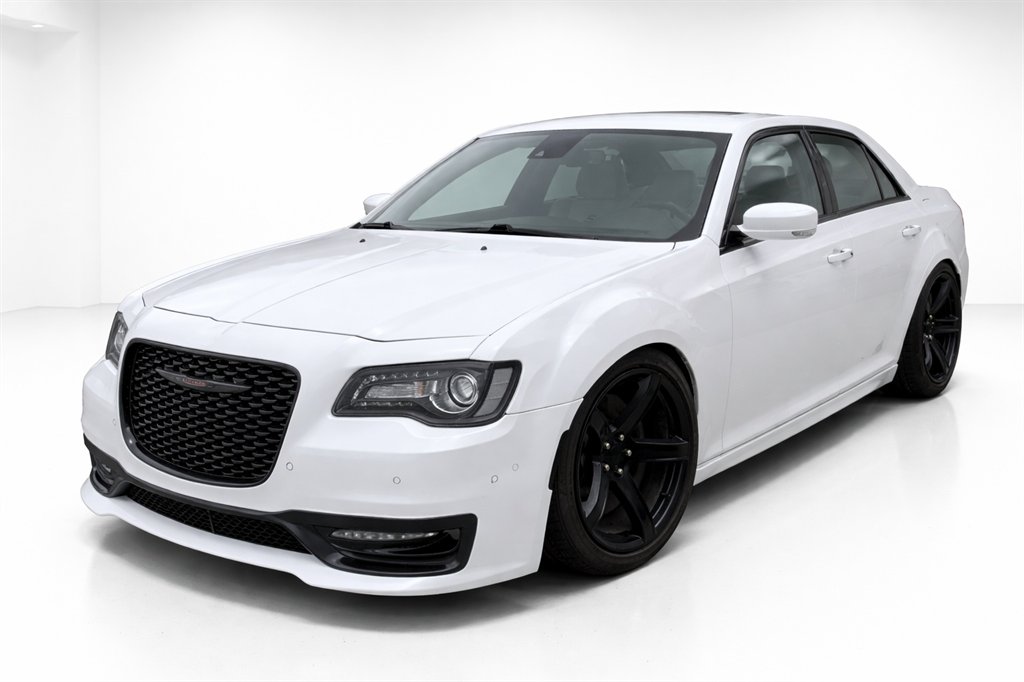 2021 Chrysler 300 - $22,995