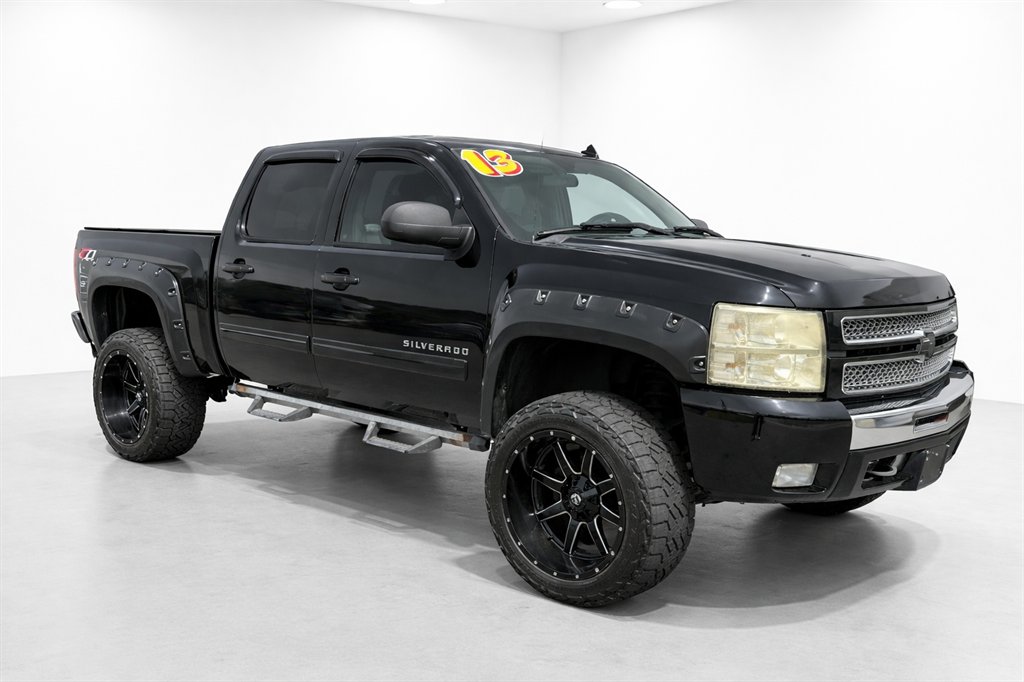 2013 Chevrolet Silverado - $20,995