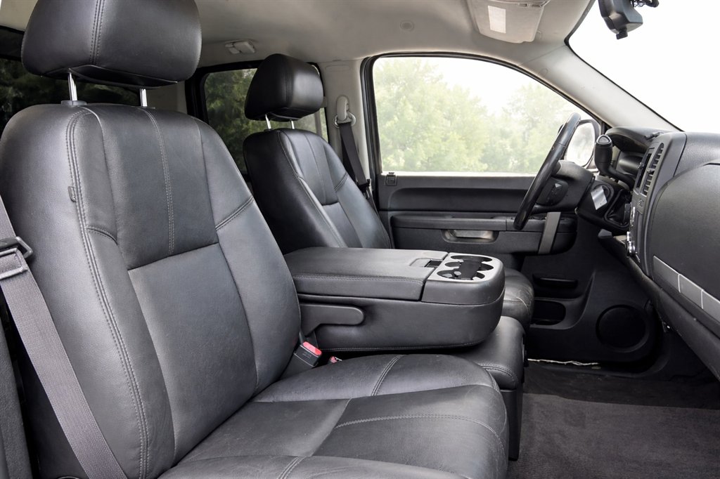 2013 Chevrolet Silverado - $20,995