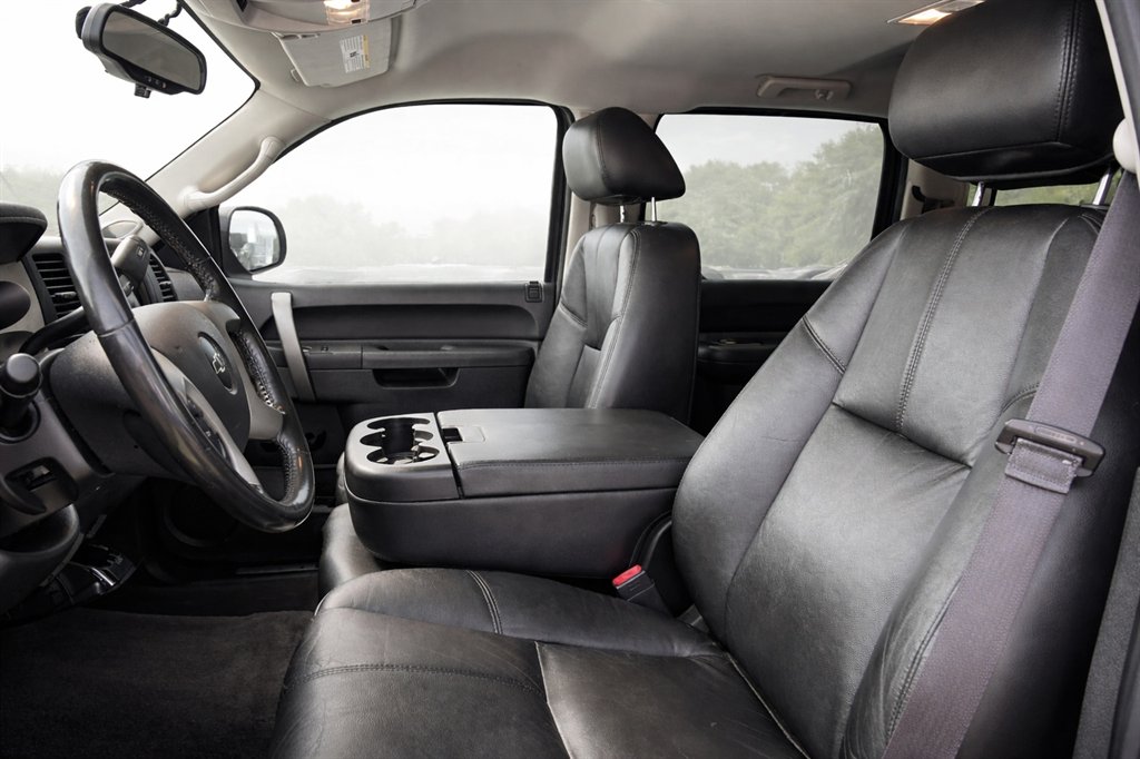 2013 Chevrolet Silverado - $20,995