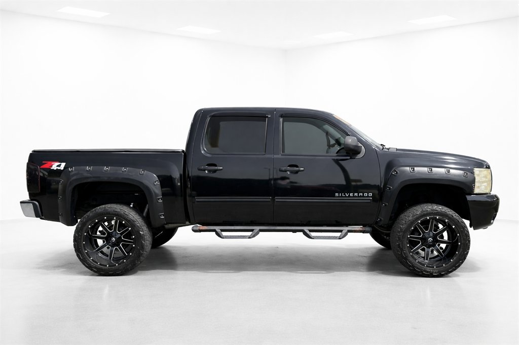 2013 Chevrolet Silverado - $20,995