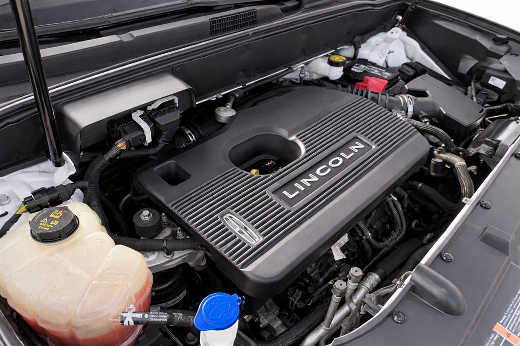 2019 Lincoln Nautilus - $17,995
