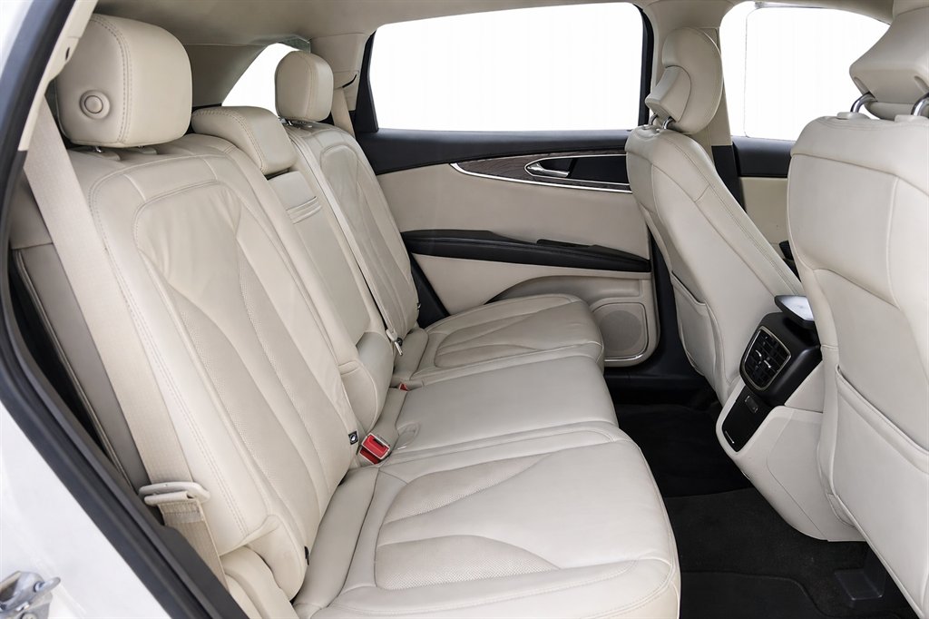 2019 Lincoln Nautilus - $17,995