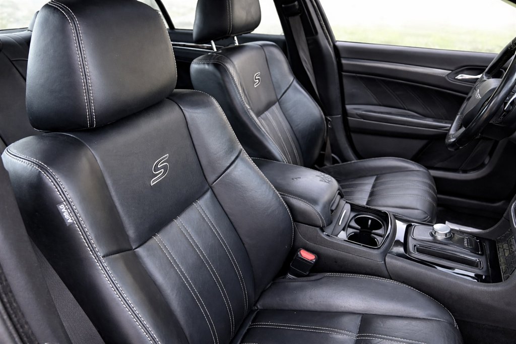 2019 Chrysler 300 - $14,995