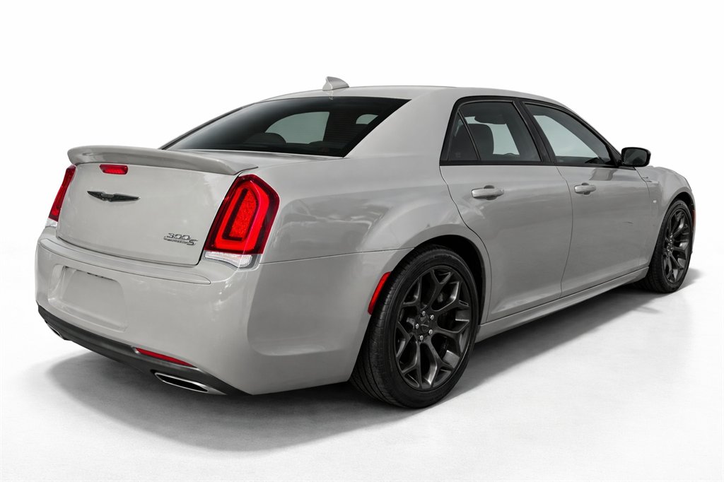 2019 Chrysler 300 - $14,995
