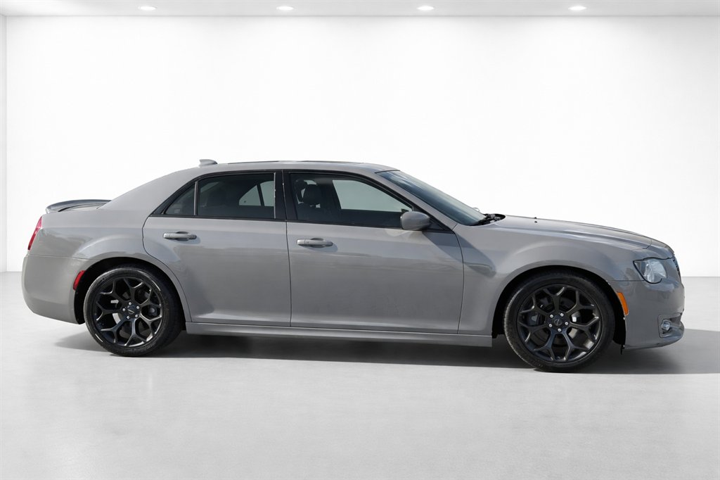 2019 Chrysler 300 - $14,995