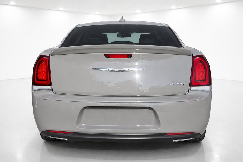 2019 Chrysler 300 - $14,995
