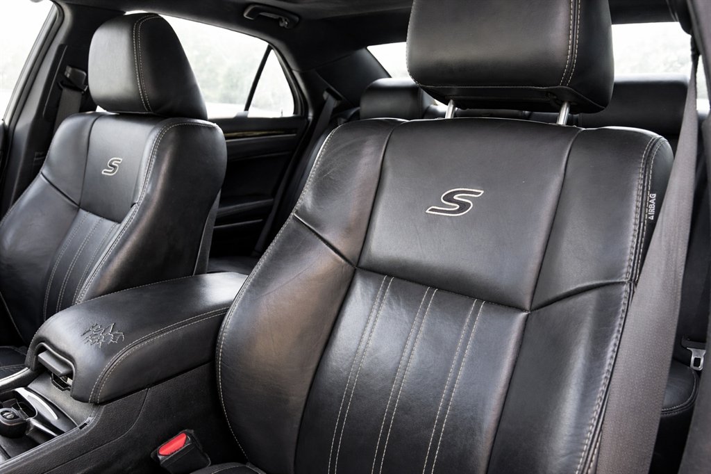 2019 Chrysler 300 - $14,995