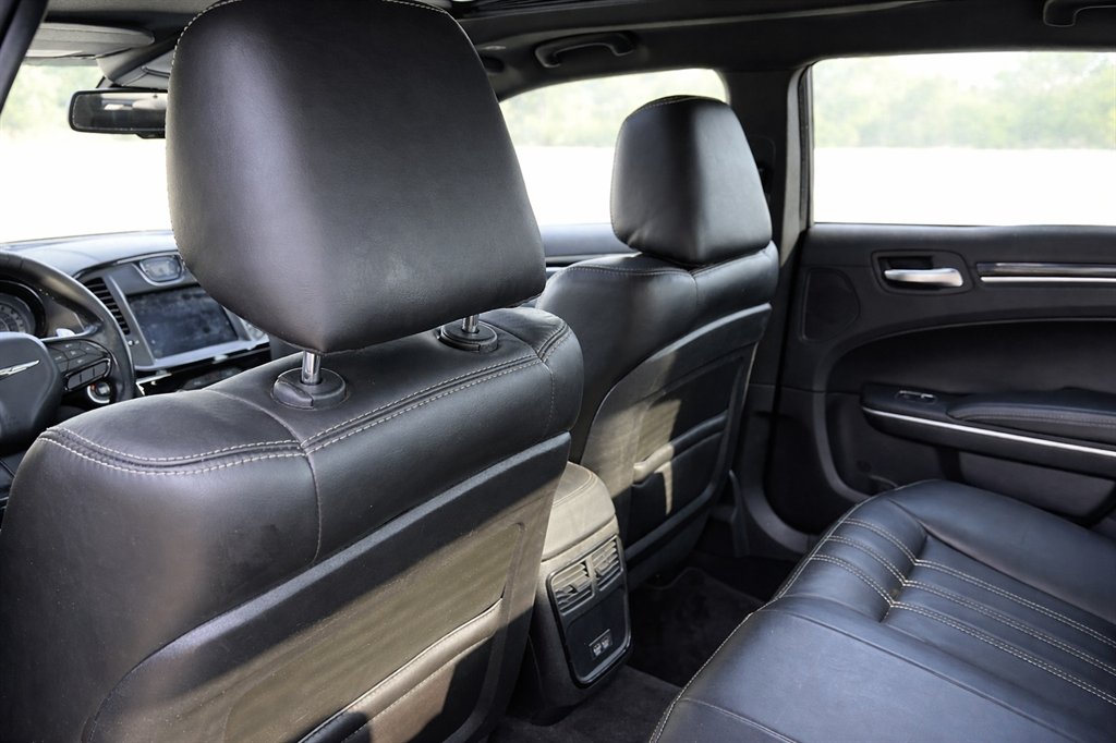 2019 Chrysler 300 - $14,995
