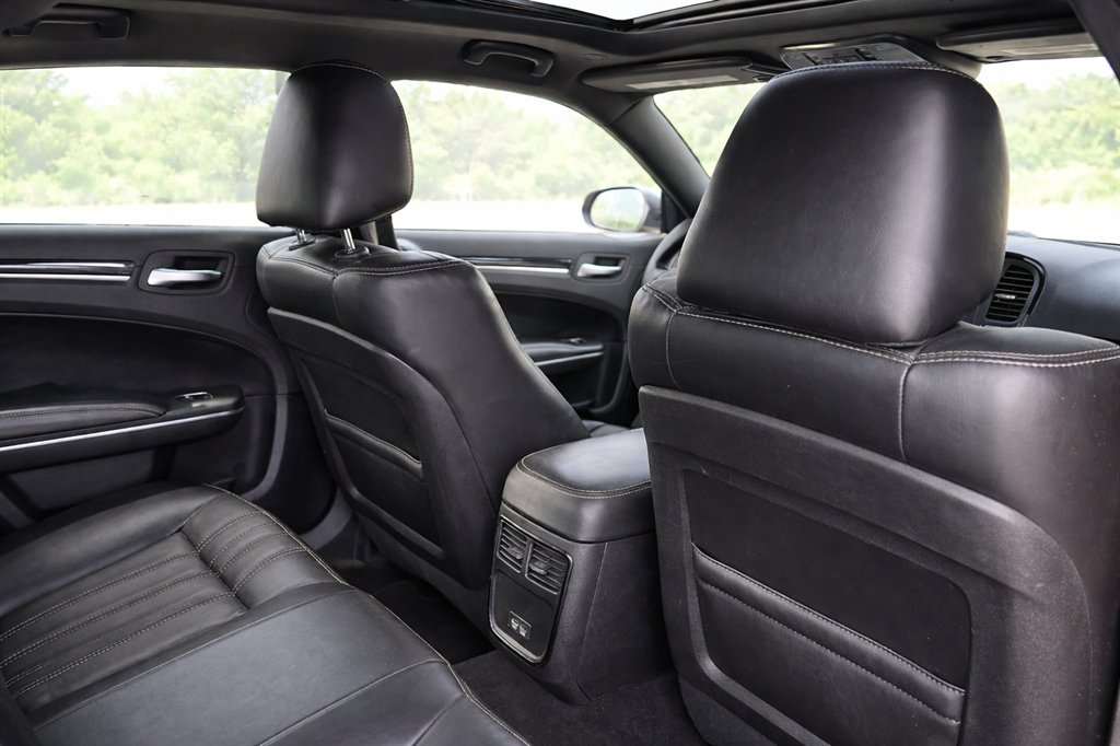 2019 Chrysler 300 - $14,995