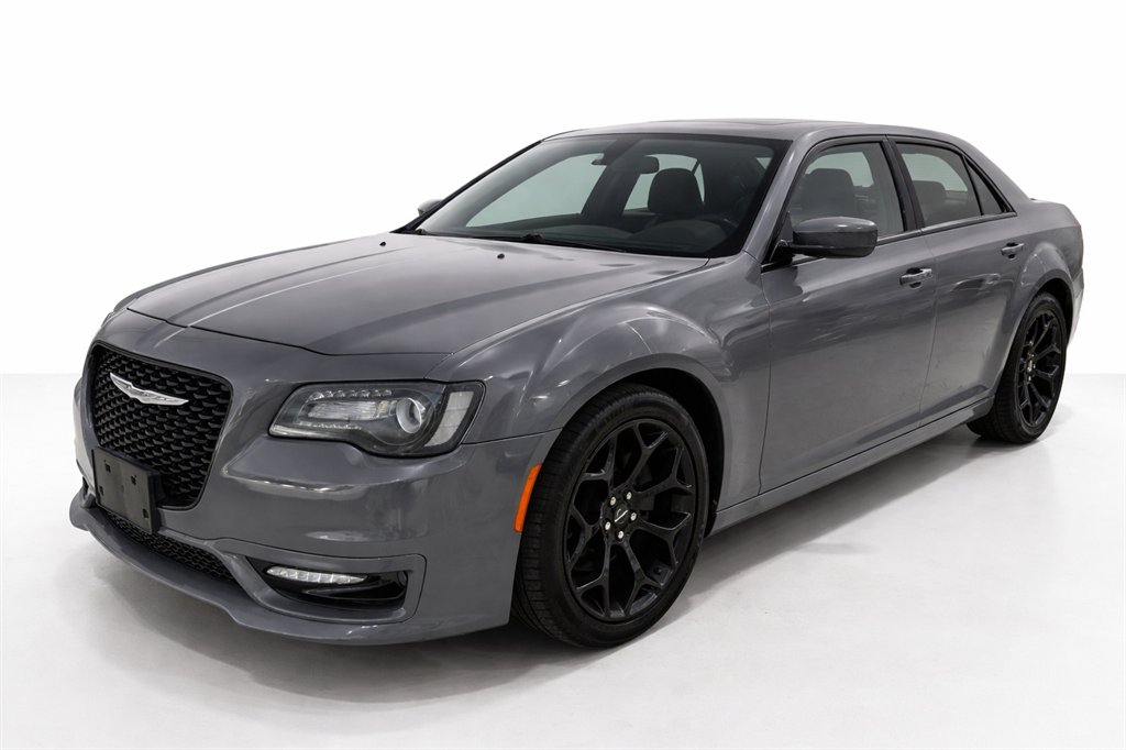 2019 Chrysler 300 - $14,995