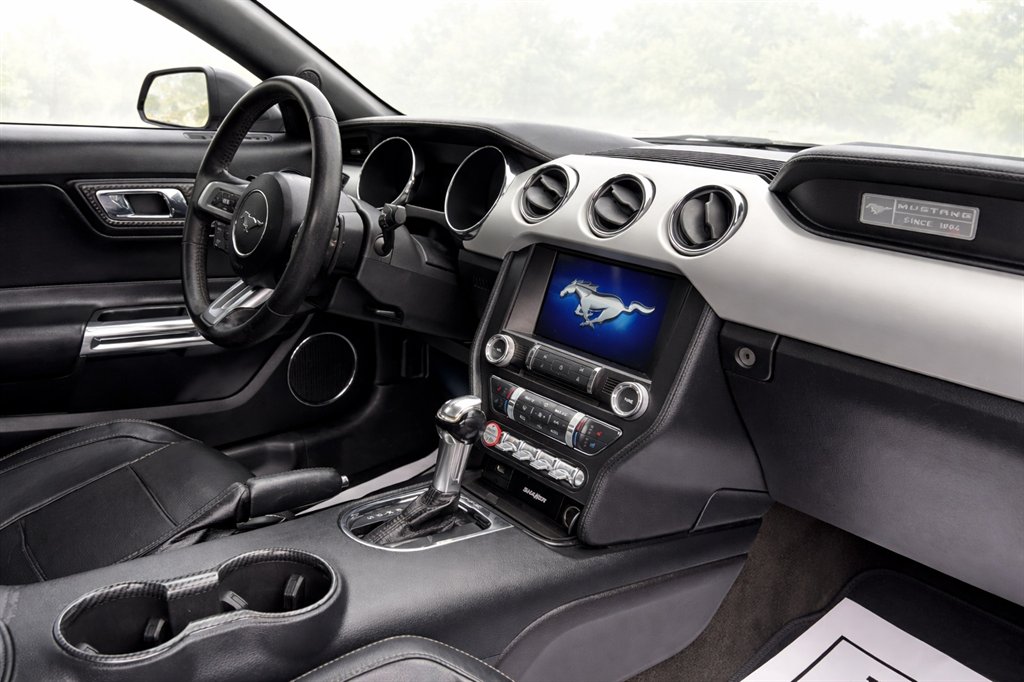 2016 Ford Mustang - $11,995