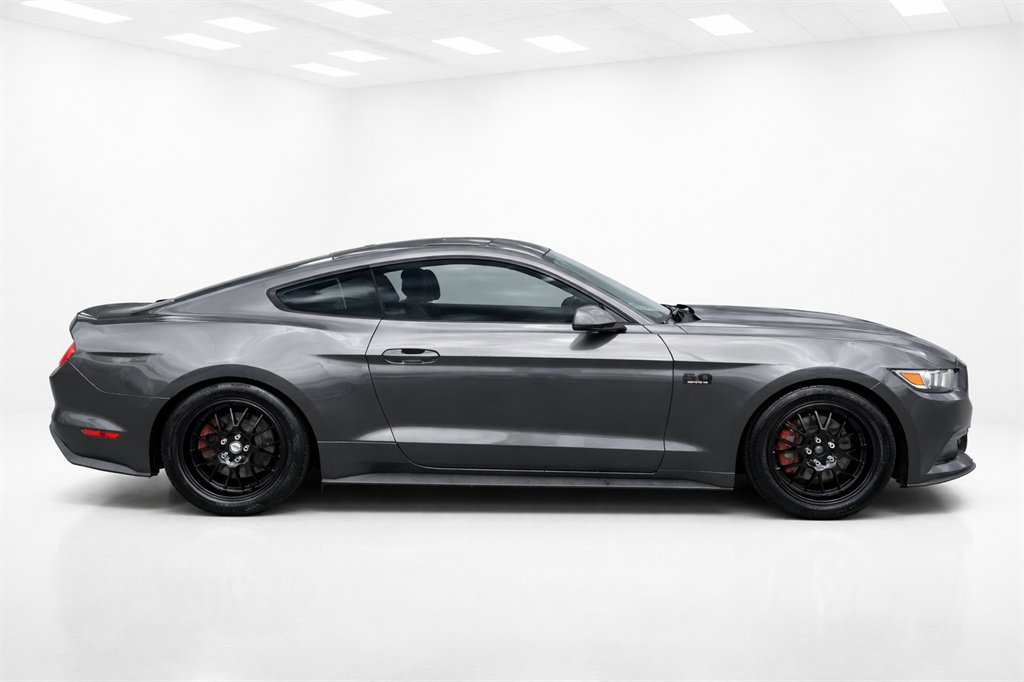2016 Ford Mustang - $11,995