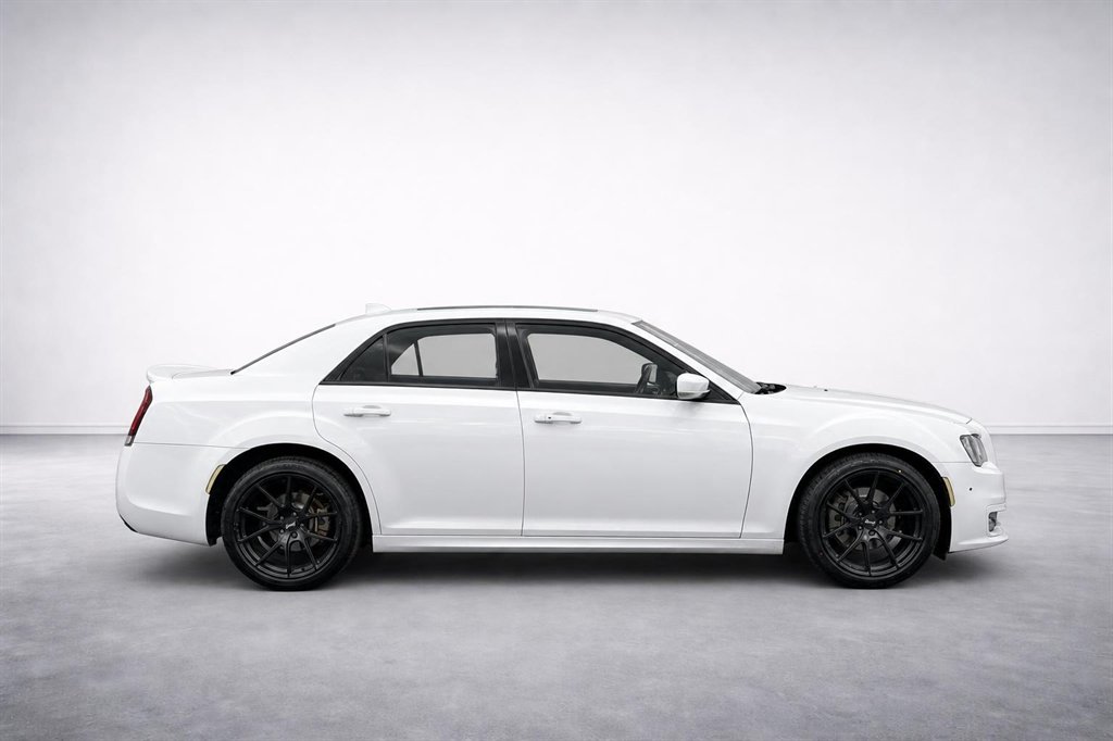 2019 Chrysler 300 - $19,500
