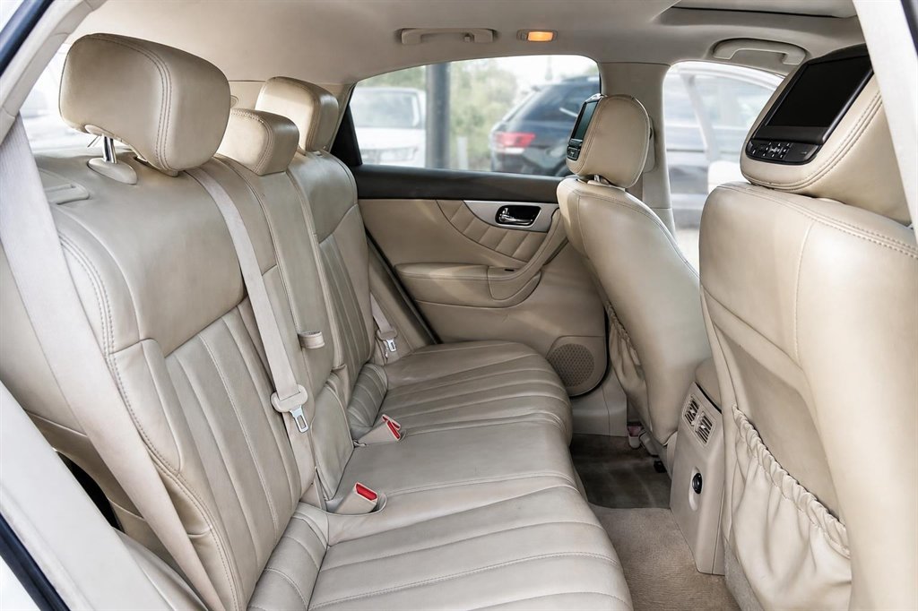2017 INFINITI QX70 - $12,995