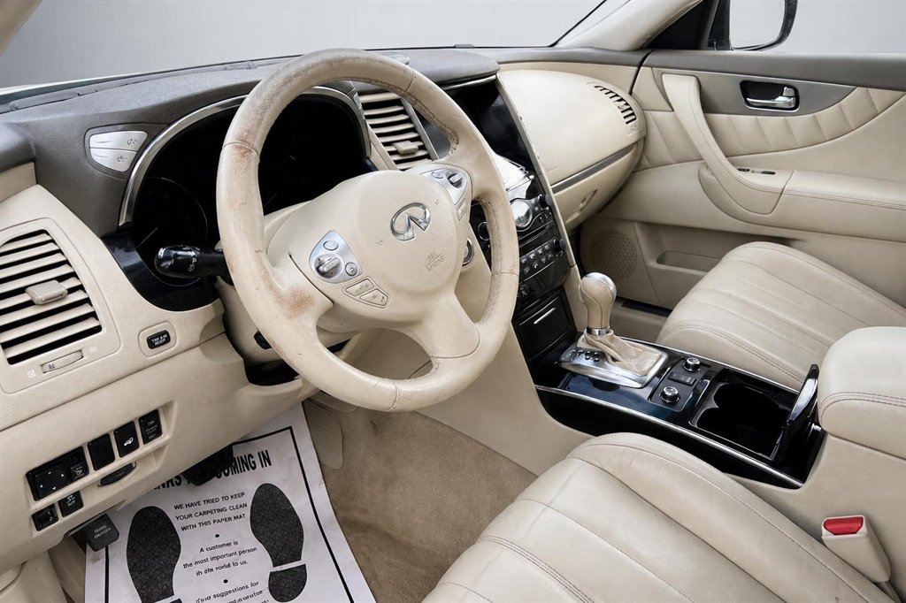 2017 INFINITI QX70 - $12,995