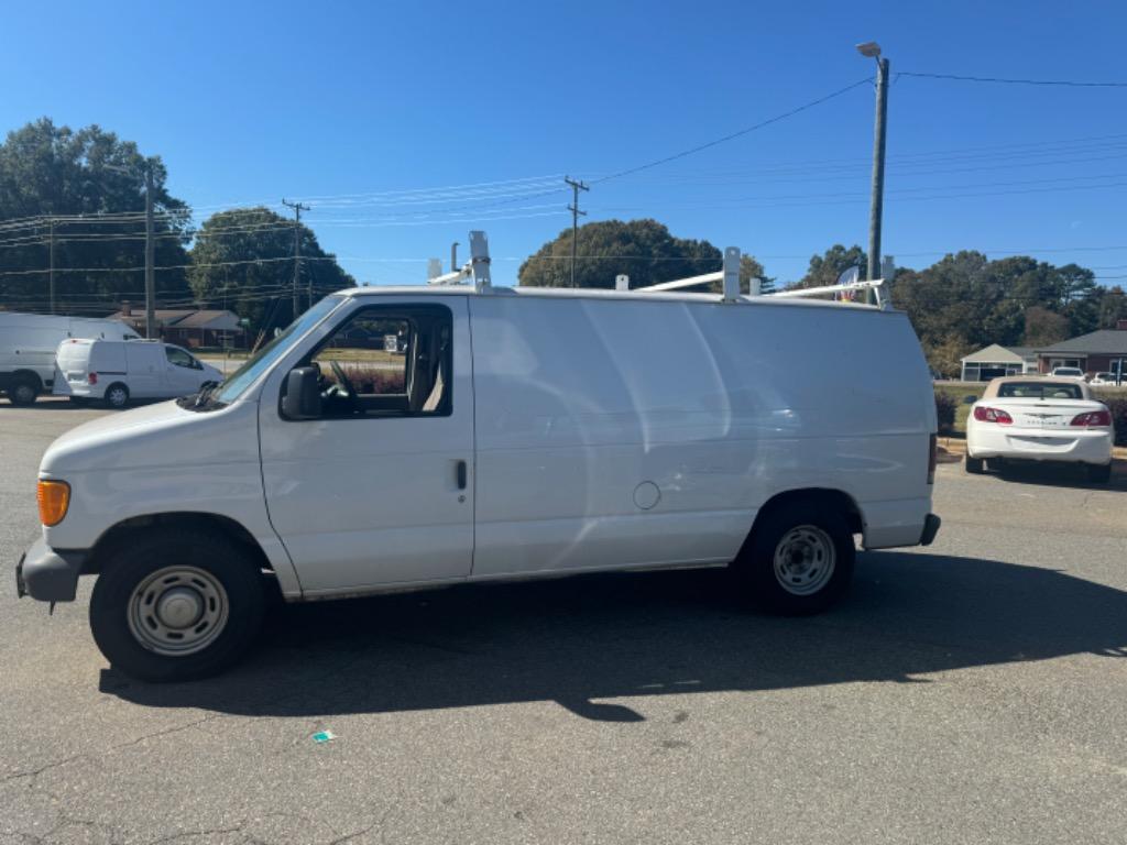 2005 Ford E-150  photo