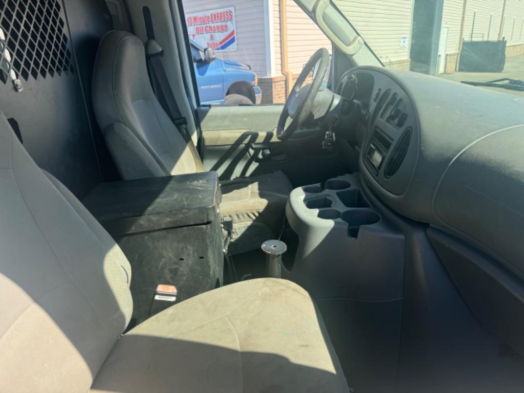 2005 Ford E-150  photo