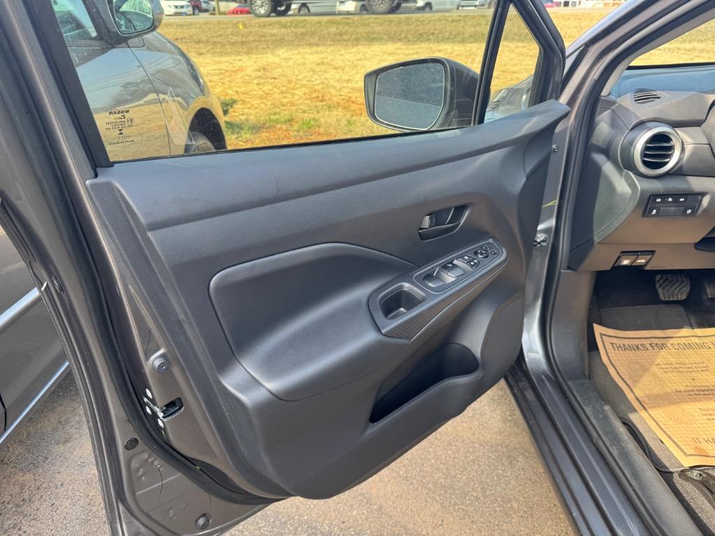 2024 Nissan Versa S photo