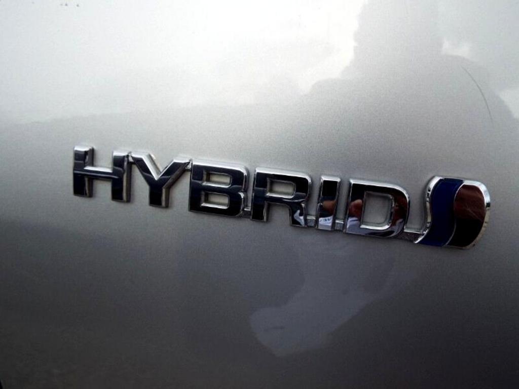 2013 Toyota Camry Hybrid LE photo