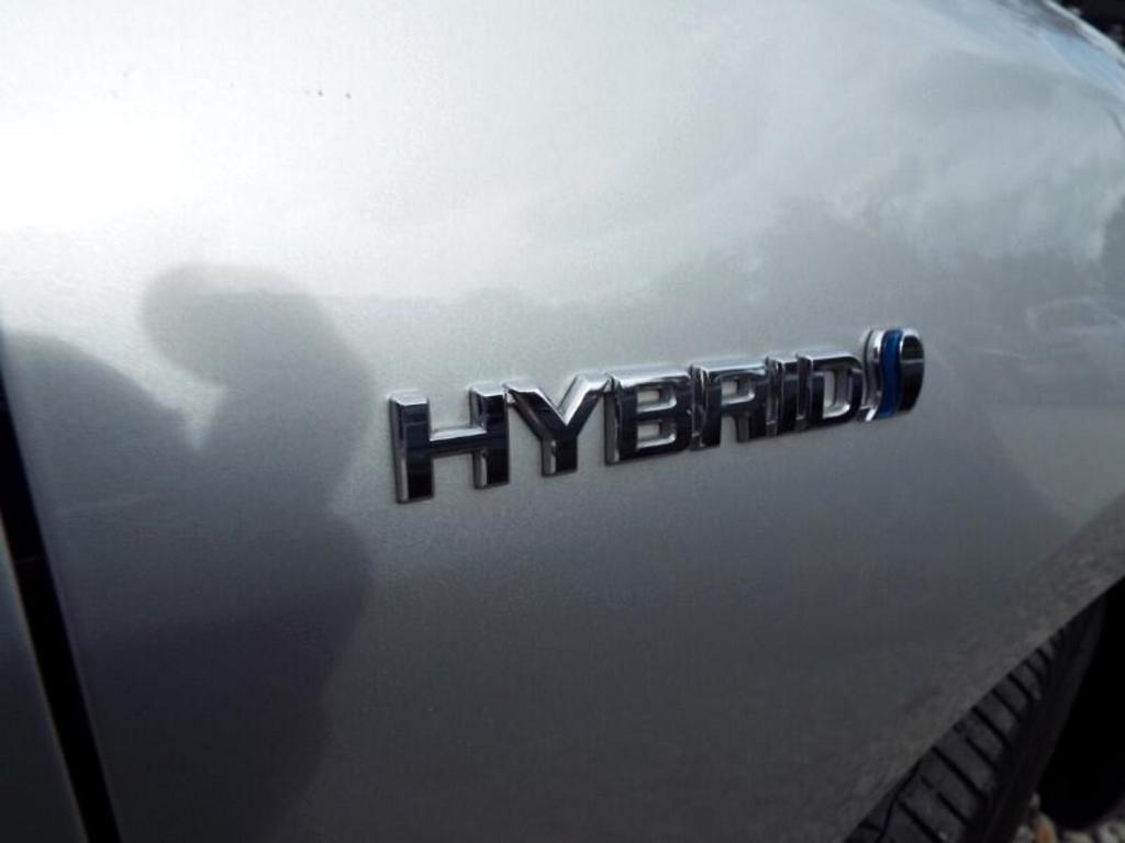 2013 Toyota Camry Hybrid LE photo