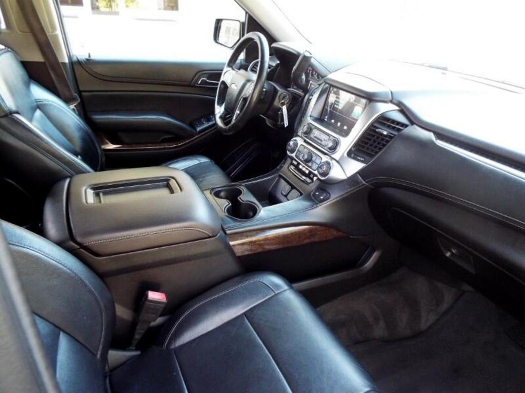 2015 Chevrolet Suburban LT 1500 photo