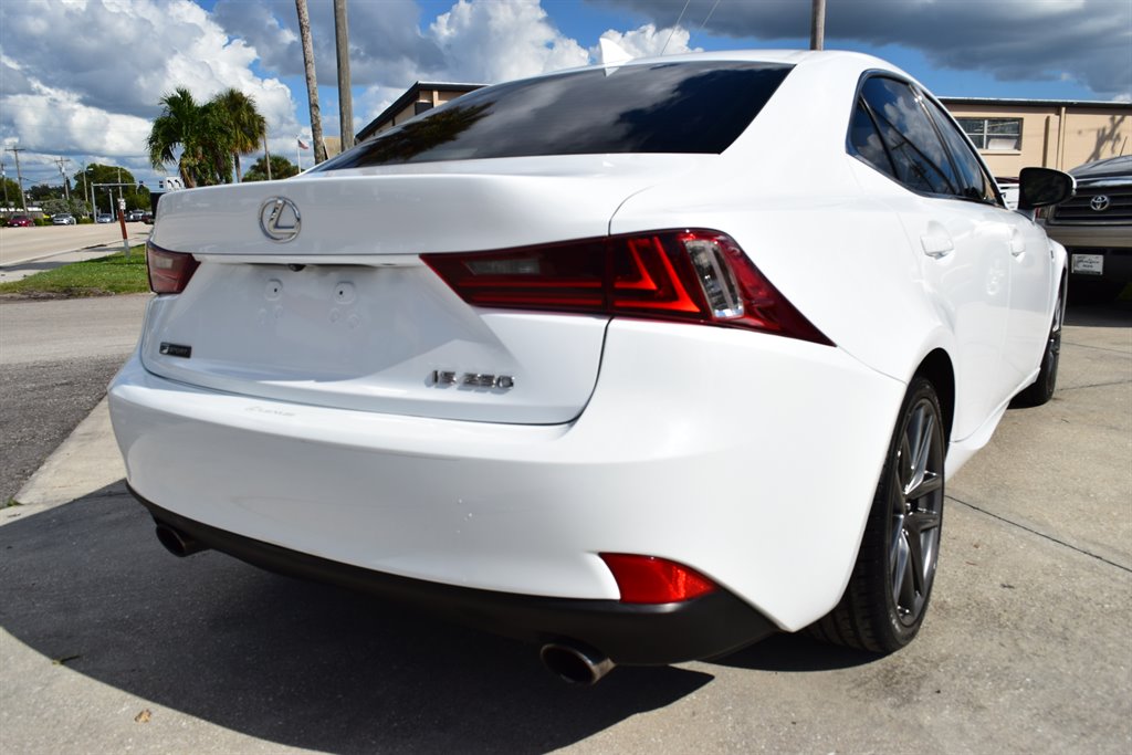 2015 Lexus IS 250 photo