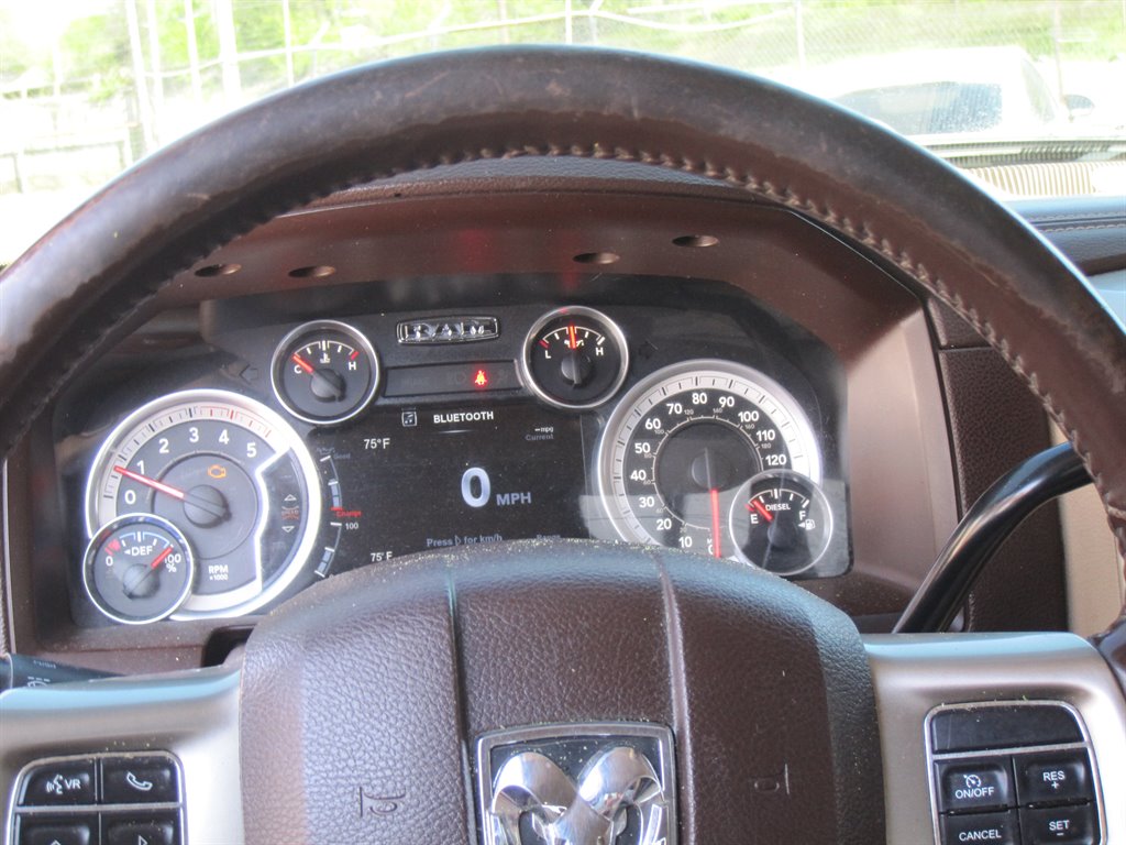 2015 RAM 3500 Laramie photo