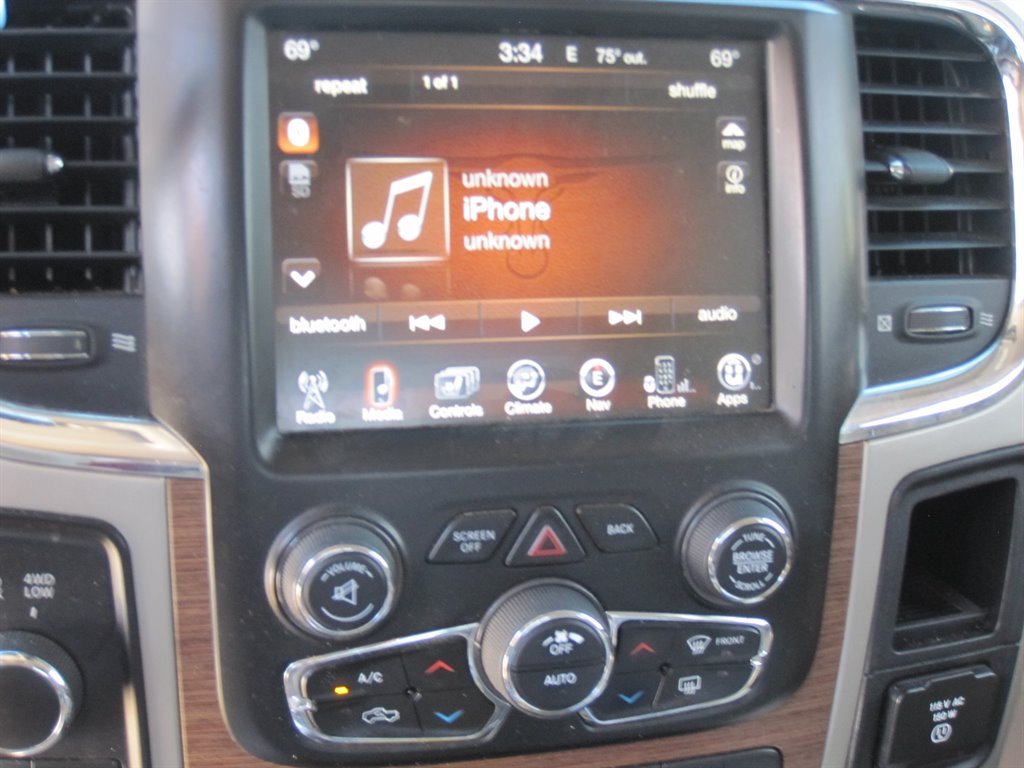 2015 RAM 3500 Laramie photo