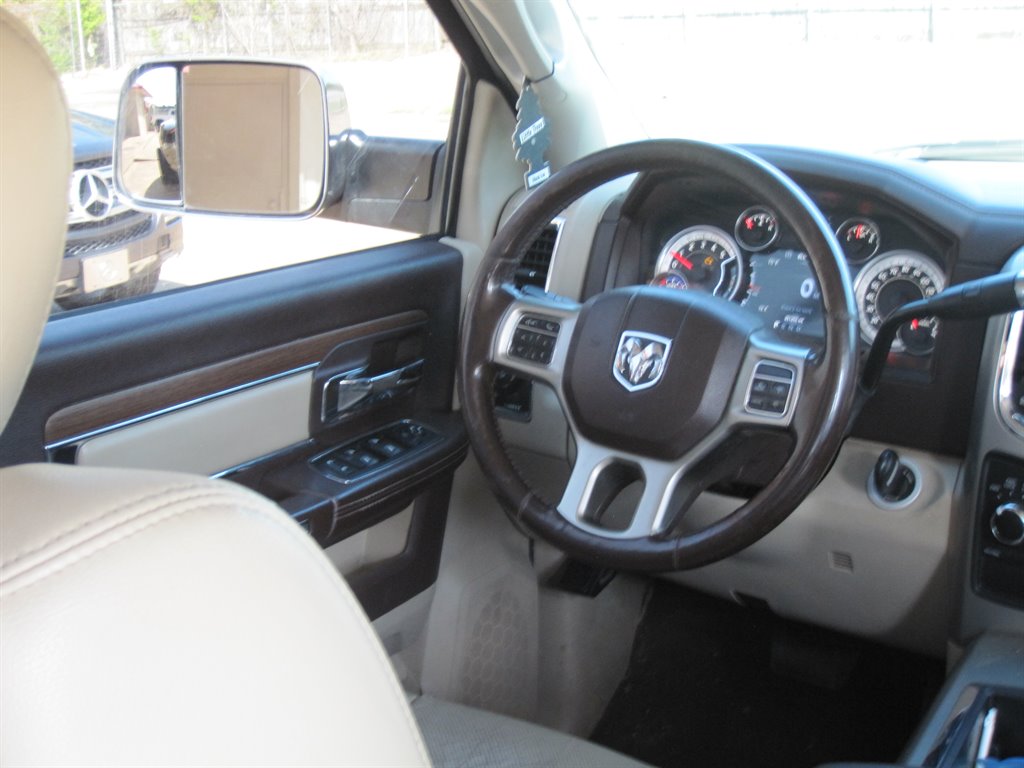 2015 RAM 3500 Laramie photo