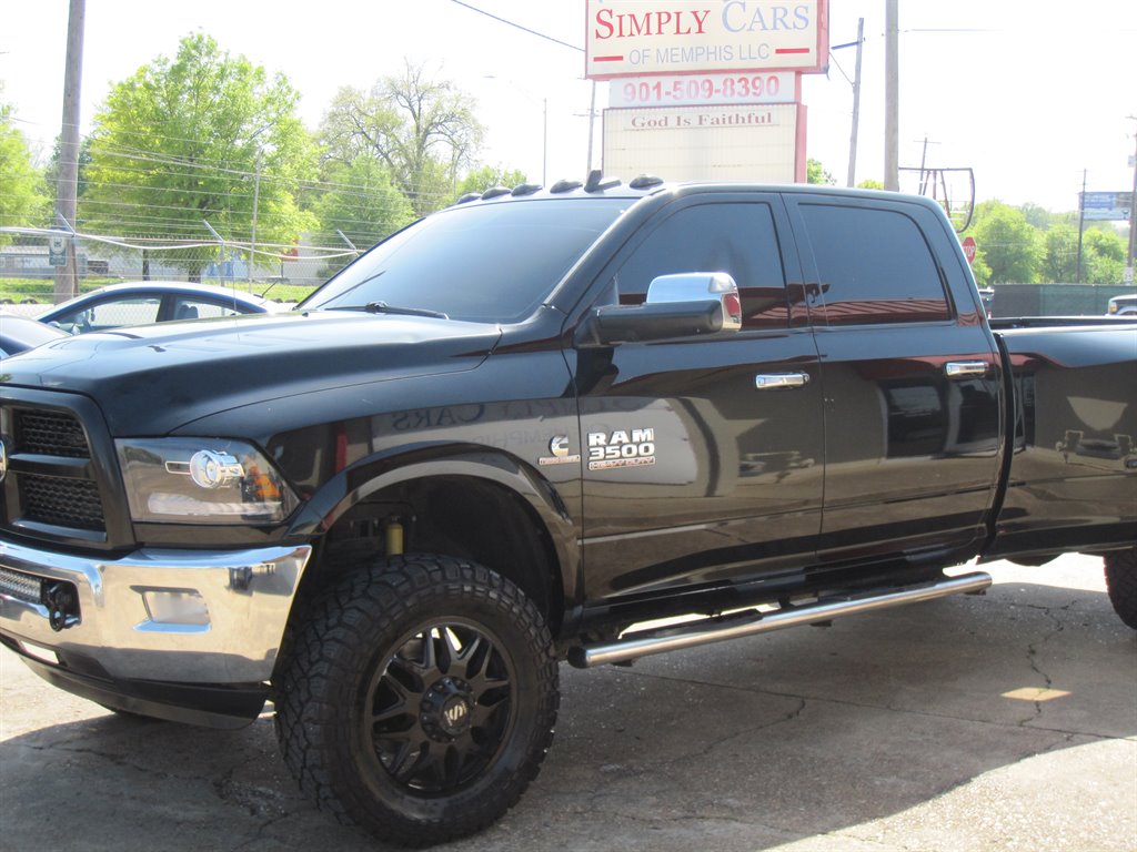 2015 RAM 3500 Laramie photo